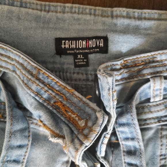 Fashion Nova Jeans - Picture 3 of 6